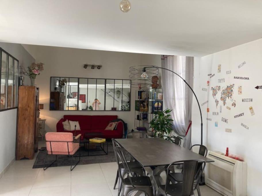 Loft Au Coeur De Nimes Apartment Bagian luar foto