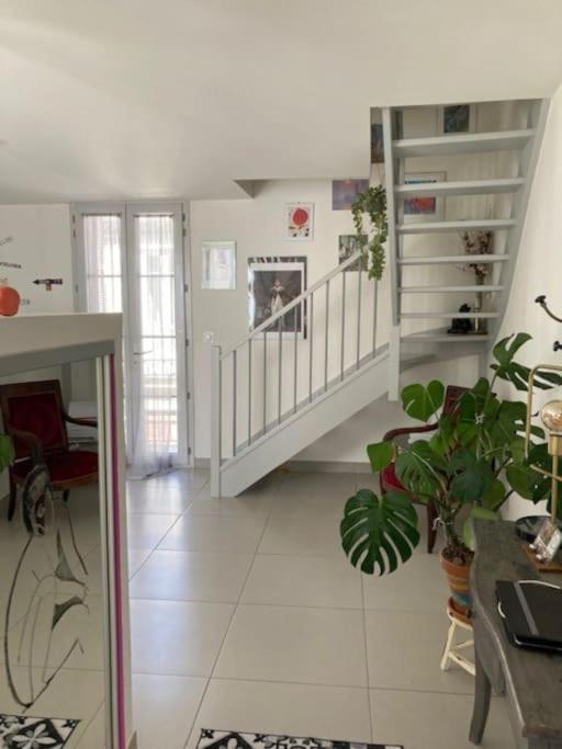 Loft Au Coeur De Nimes Apartment Bagian luar foto